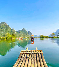 Erlebnis einer Bambusfloßfahrt auf dem Li-Fluss, Guilin